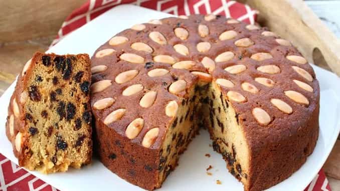 How to make Mary Berry Dundee Cake