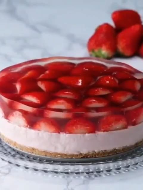 How To Keep Strawberries From Leaking On A Cake