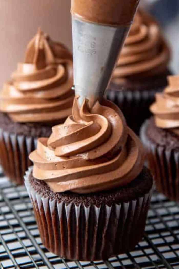 frosting Mary Berry Chocolate Cupcakes